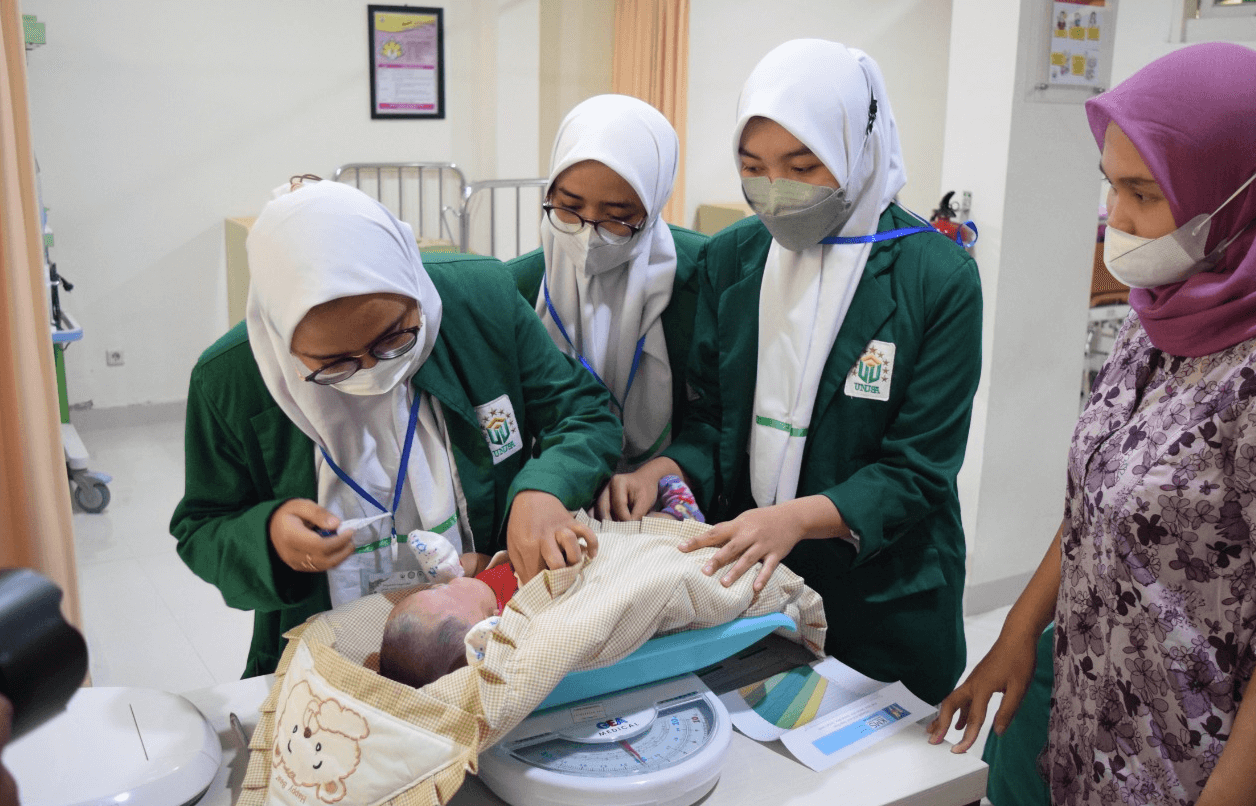 Berapa Biaya Kuliah Kebidanan Sampai Lulus?